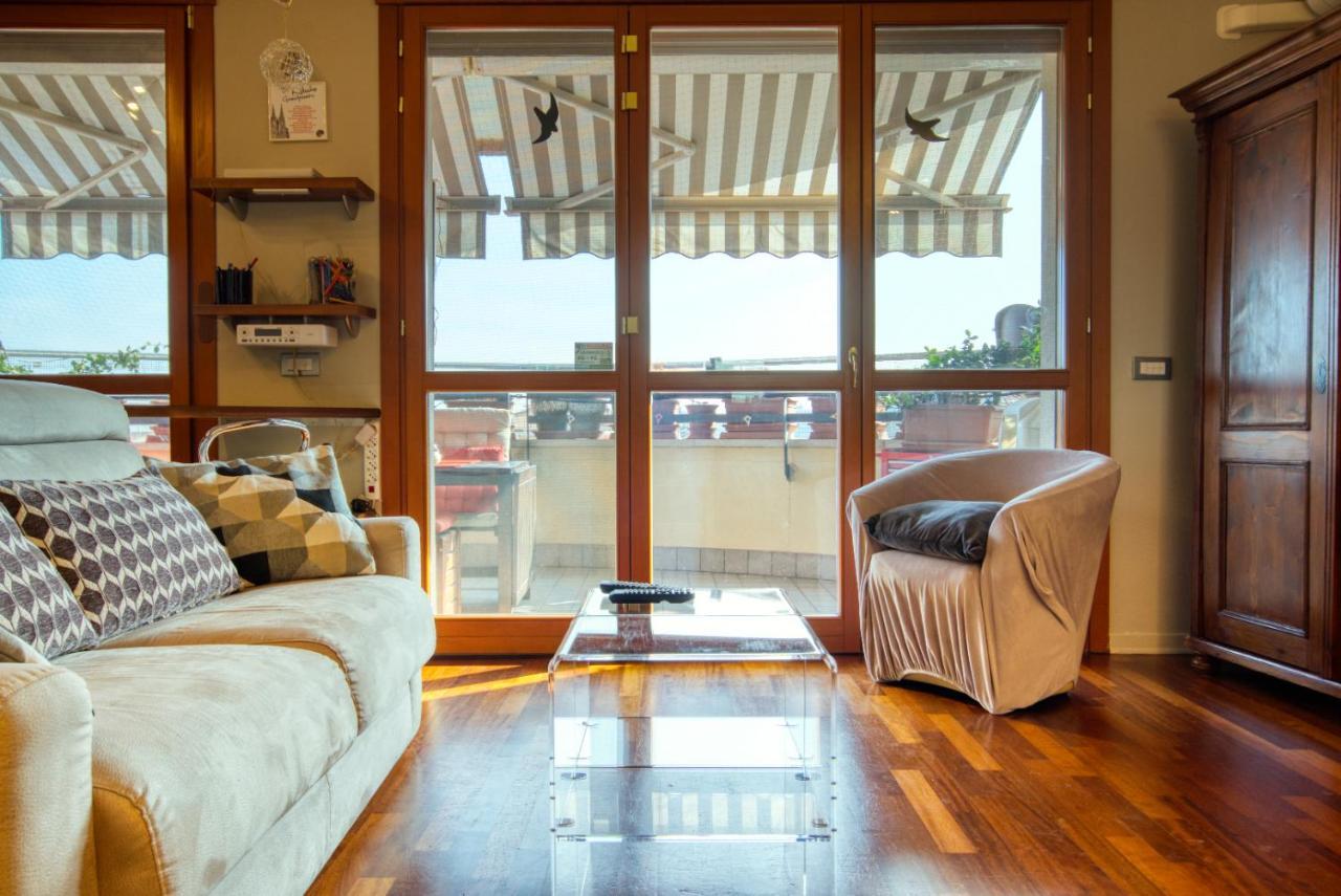 Caseospitali - Casa Di Bibi, Colorato Ed Elegante Bilocale Vicino Al Naviglio Martesana Per 4 Vimodrone Kültér fotó